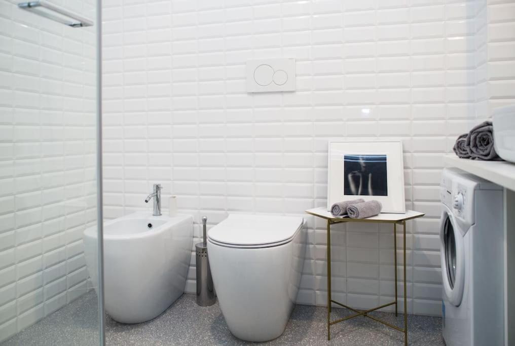 New Elegant Flat 3 Min From Central Station. Milano Eksteriør billede